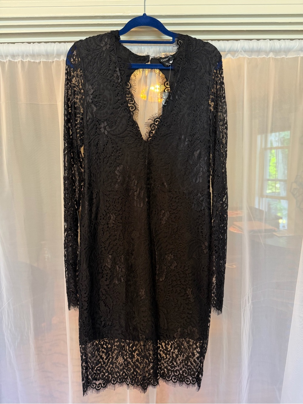 bebe Black Lace Long Sleeve V-Neck Cocktail Dress
